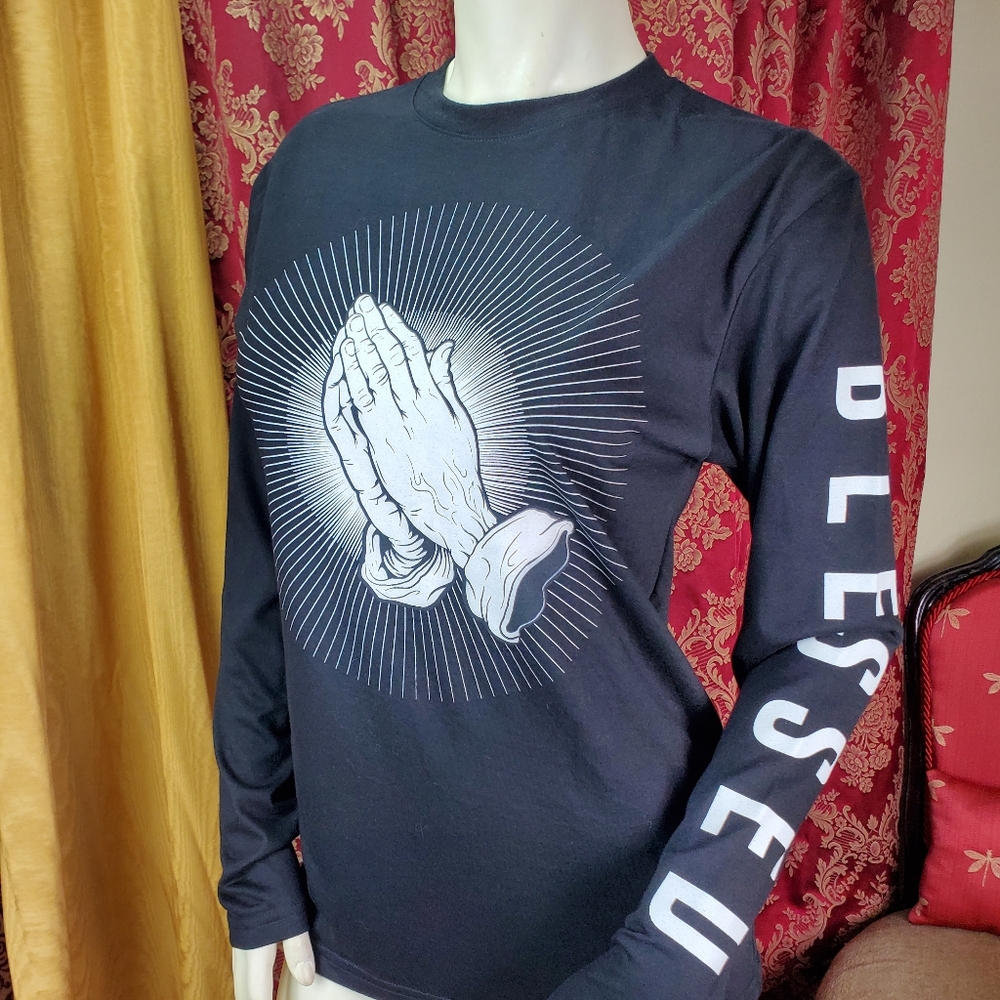Fresh laundry praying hands blessed graphic long sleeve t-shirt